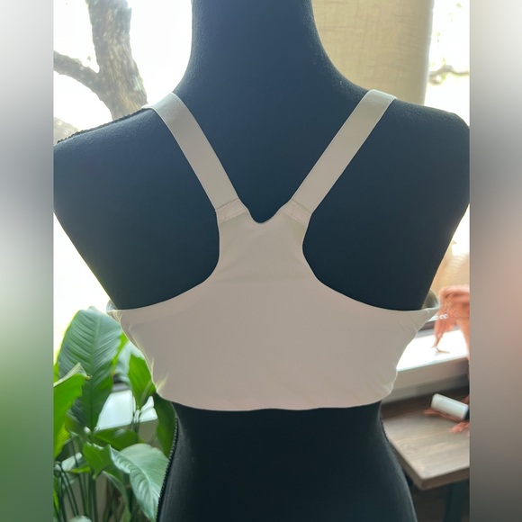 Soma Enbliss Front Close Racerback Bra in Ivory - Picture 2 of 6